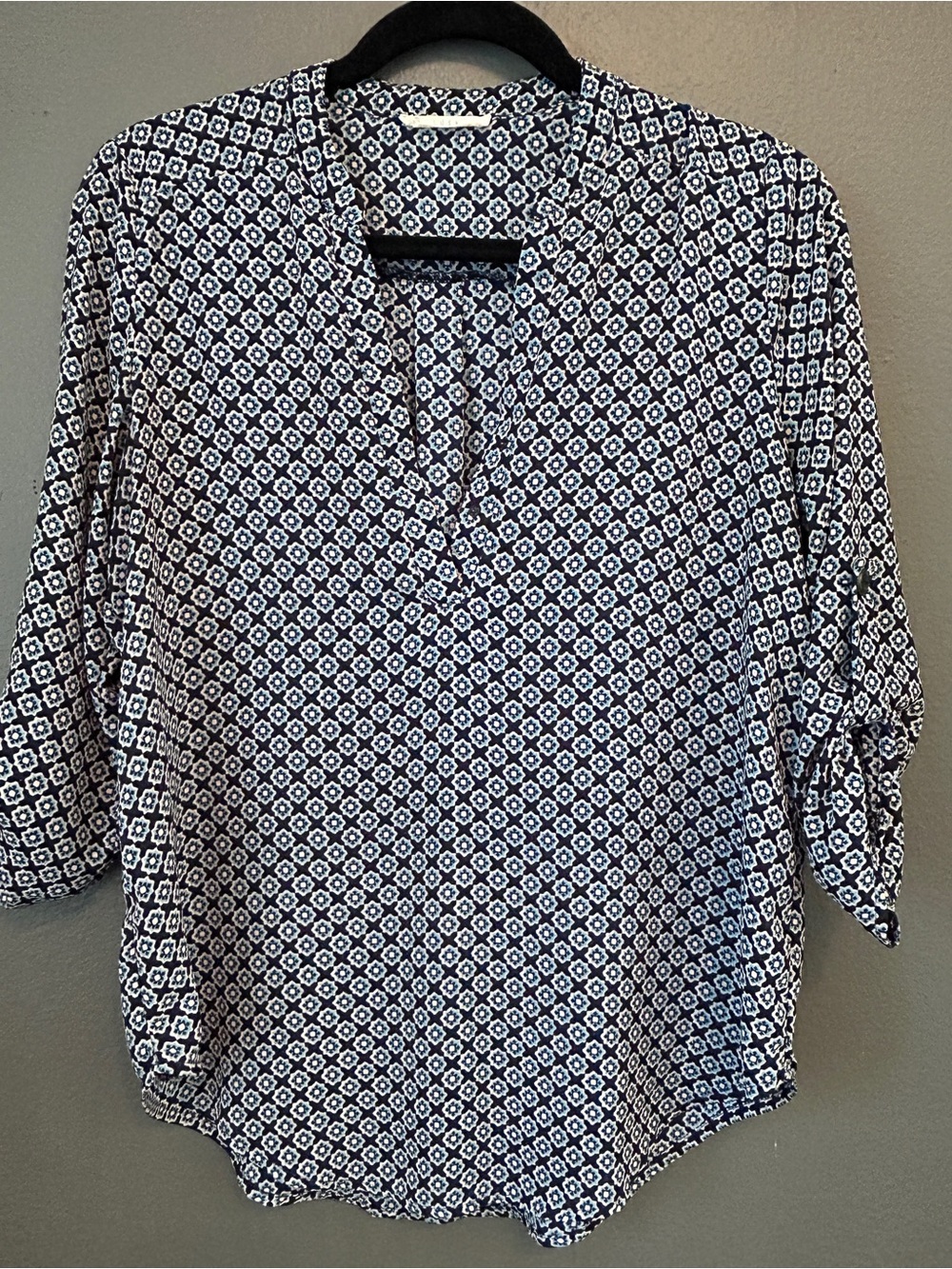 Lush 3/4 Sleev Top Women’s Medium Blue Geometric Print